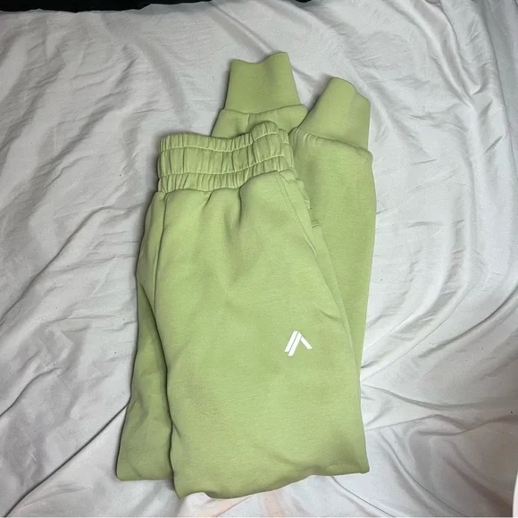 Alphalete Joggers